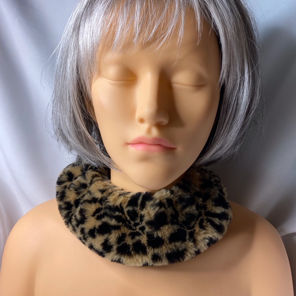 Faux Fur stretch neck wrap $18